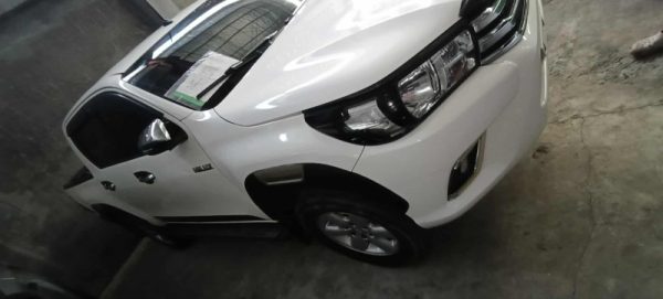 TOYOTA HILUX 2.4L 4X2 G MT - Image 4