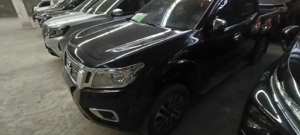 NISSAN NAVARA NP300 4X2 EL MT CALIBRE - Image 3